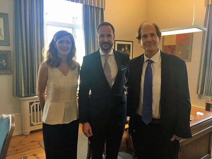 The Crown Prince granted an audience to Holberg Prize Laureate Cass Sunstein and his wife, Samantha Power. Photo: Sven Gj. Gjeruldsen, The Royal Court 